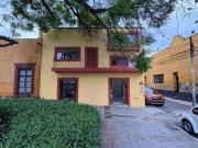 Casa en Venta con uso habitacional y comercial en...