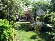 CASA EN VENTA CON VERDE Y COCHERA. LOS HORNOS