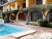 Casa en venta con vigilancia en Palmira, Cuernavaca