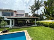 Casa en venta con vigilancia. Fracc. kloster Sumiya