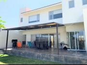 Casa en Venta con vista a cañada en Privada Mision San...