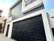 CASA EN VENTA CON VISTA A LA CIUDAD DE ENSENADA