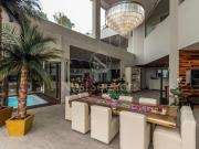 Casa en venta con vista al lago