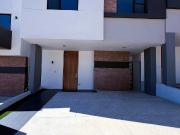 CASA EN VENTA CON VISTA AL MAR – ZONA COSTA, TIJUANA