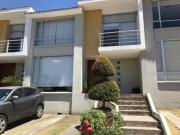 Casa en Venta con vista al Valle Nayón