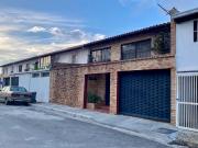 Casa en venta con vista al vila Alto Prado