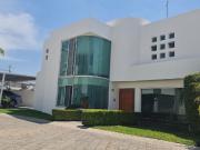 Casa en venta con vista en privada Cumbres del Mirador...