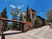 Casa en VENTA con vistas y rodeada de naturaleza cercana...