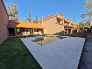 Casa en VENTA Condos Ugarchete, Aldea Fisherton 3 dorm 3...