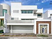 Casa en venta costa de oro