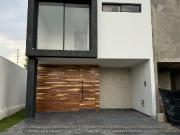 CASA EN VENTA COTO ALVA RESIDENCIAL EN VALLE IMPERIAL...