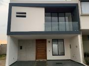 Casa en Venta coto en Capital Norte Zapopan