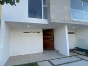CASA EN VENTA Coto Soare Col. Solares Residencial....