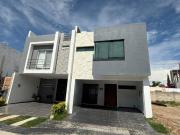 Casa en venta Coto Vitana, Zona Altavista