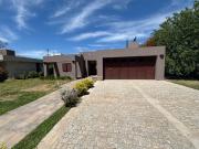 Casa en venta country jockey 3 dormitorios planta baja