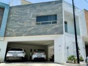 CASA EN VENTA CUMBRES DEL VALLE