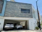 CASA EN VENTA CUMBRES DEL VALLE