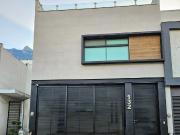Casa en Venta Cumbres Elite cima del bosque 9o sector...
