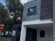 Casa en Venta cumbres Élite en esquina