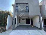 CASA EN VENTA CUMBRES ELITE PREMIER