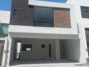 CASA EN VENTA CUMBRES ELITE PREMIER SECTOR VESUBIO