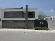CASA EN VENTA CUMBRES PREMIER