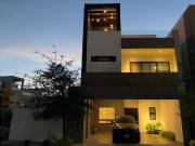 CASA EN VENTA CUMBRES SAN AGUSTIN CHELSEA