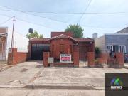 Casa en venta de 2 dorm, garage, GRAN PATIO en...