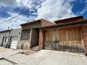 Casa en venta de 2 dormitorios c/ cochera en Mariano Moreno