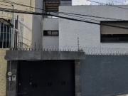 Casa en Venta de 2 niveles, Col. del Carmen, Del....