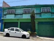 Casa en VENTA de 2 niveles con 2 departamentos