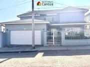 Casa en venta de 2 Niveles con Amplios Espacios •...