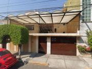 Casa en Venta de 2 niveles, Gustavo Amadero, CDMX