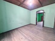 Casa en venta de 2 pisos con patio interno en el centro...