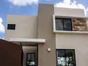 Casa en venta de 2 recámaras en privada Cumbres...