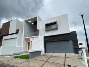 Casa en venta de 315 m2 de construcción y 268 m2 de...