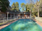 Casa en venta de 3 ambientes con galeria cerrada. APTA...