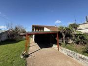 Casa en venta de 3 ambientes con pileta y quincho