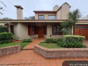 Casa en Venta de 3 Dormitorios, Apto Crédito Barrio...