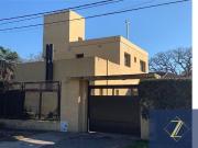 Casa en venta de 3 dormitorios c/ cochera en Fisherton