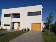 Casa en venta de 3 dormitorios c/ cochera en Rumenco joven