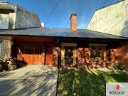 Casa en venta de 3 dormitorios c/ cochera y quincho en...
