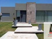 Casa en venta de 3 dormitorios en La Reserva Casa en venta de 3 dormitorios en La Reserva