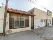 Casa en venta de 3 dormitorios, patio verde y doble...