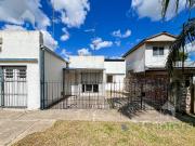 Casa en Venta de 3 dormitorios patio y cochera, en La Plata