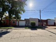 Casa en Venta de 3 dormitorios. Quincho con parrilla....