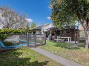 Casa en venta de 3 dormitorios y dpto de 2 dormis en...