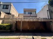 Casa en venta de 3 niveles con 550 m² de construcción en...