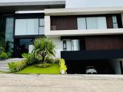 Casa en venta de 3 niveles en Frac. Punta Tiburón