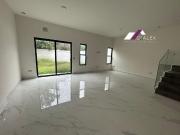 Casa en VENTA de 3 Niveles en Fracc. Brisas del Vergel...